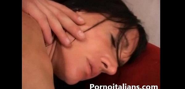  Mamma italiana scopata da ragazzo dal cazzo grosso - Italian Milf fucked by guy